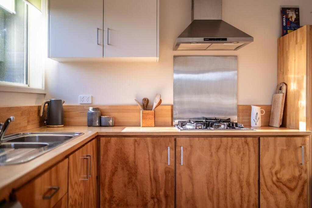 Вилла The Hill House Бичено Экстерьер фото